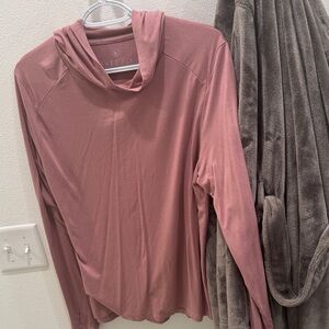 Free Fly Apparel Women's Hoodie in Mauve